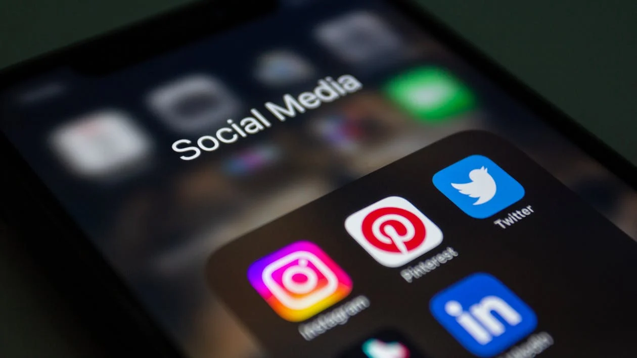 Emang Bisa, MedSos Bikin Sukses? Yuk, Kenali Lebih Dalam Apa Itu Platform Media Sosial